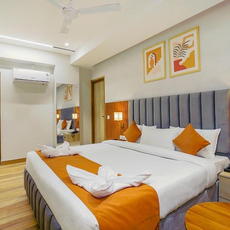 Hotel West Inn Premium Kharar Esterno foto