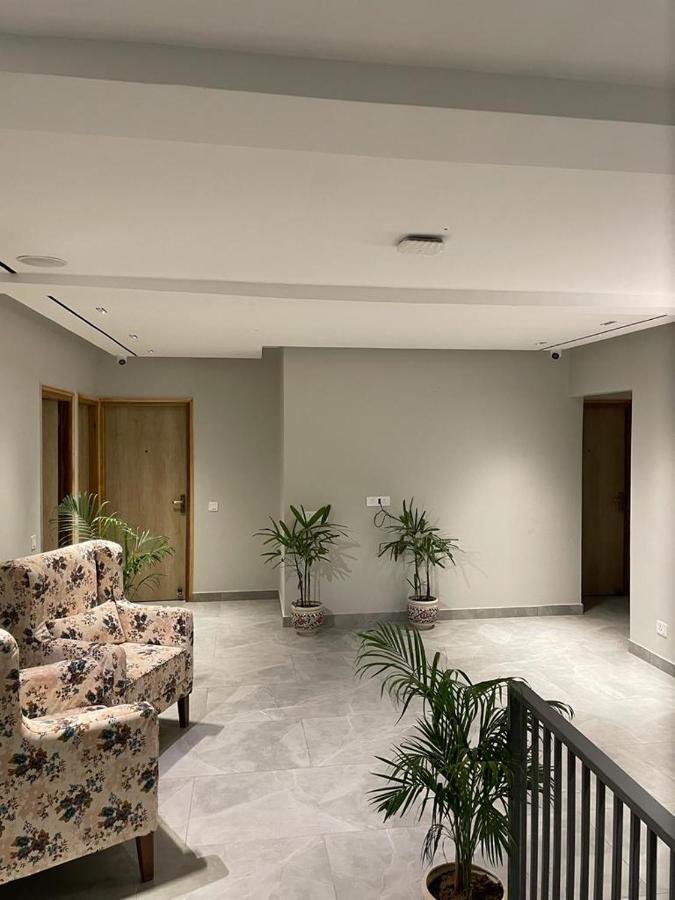Hotel West Inn Premium Kharar Esterno foto