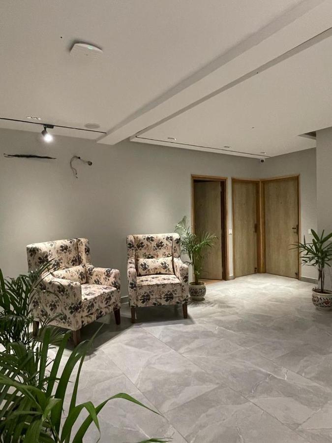 Hotel West Inn Premium Kharar Esterno foto