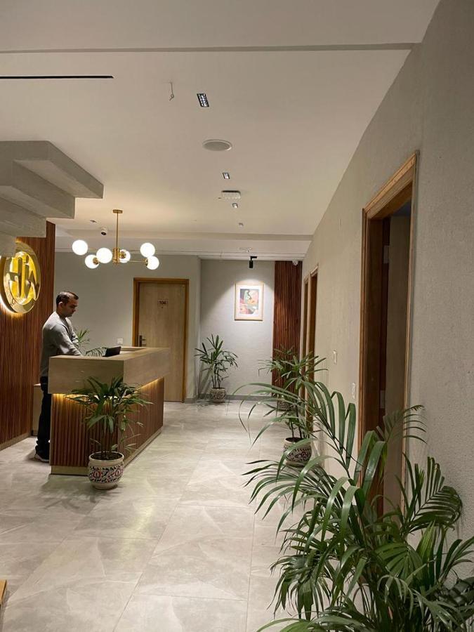 Hotel West Inn Premium Kharar Esterno foto
