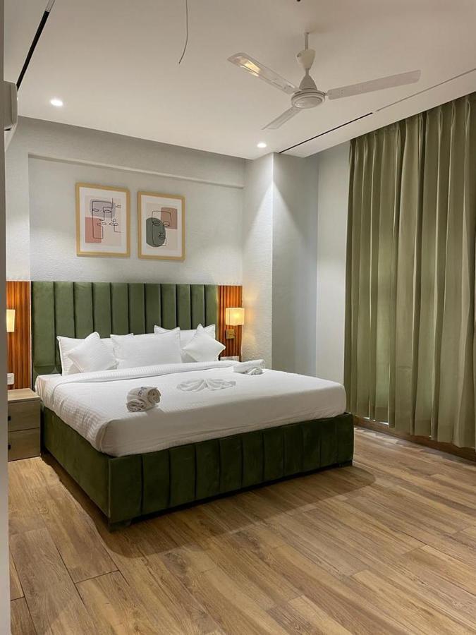 Hotel West Inn Premium Kharar Esterno foto