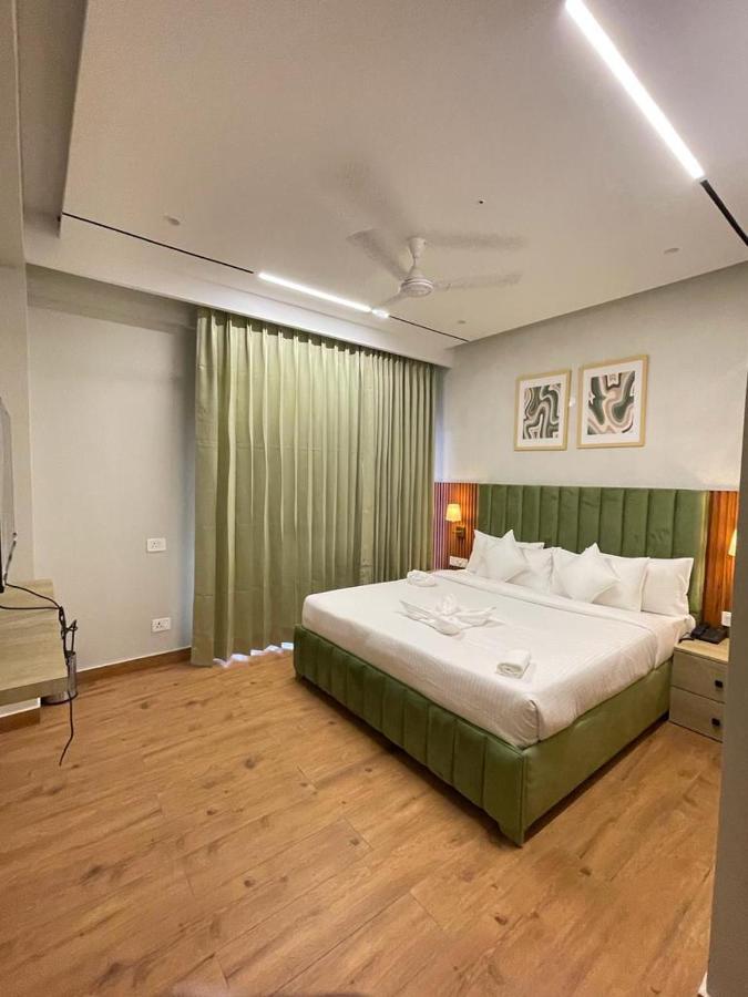 Hotel West Inn Premium Kharar Esterno foto