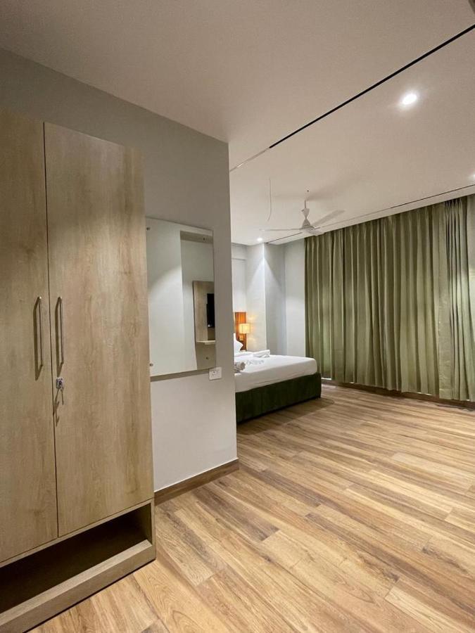 Hotel West Inn Premium Kharar Esterno foto